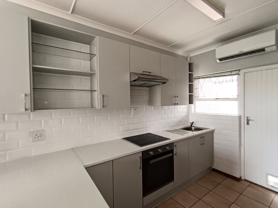 2 Bedroom Property for Sale in Wavecrest Eastern Cape